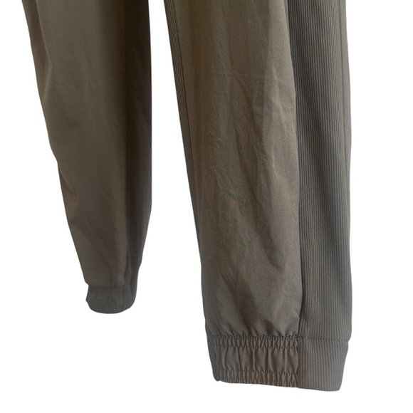 Athleta Brooklyn Legacy Mid Rise Jogger, Mountain Olive, Size 6 - Picture 6 of 10